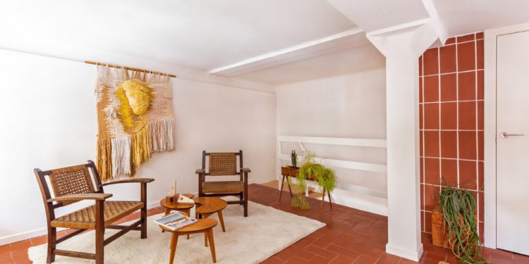 Los tonos del otoño en la vivienda diseñada por Alex March Studio