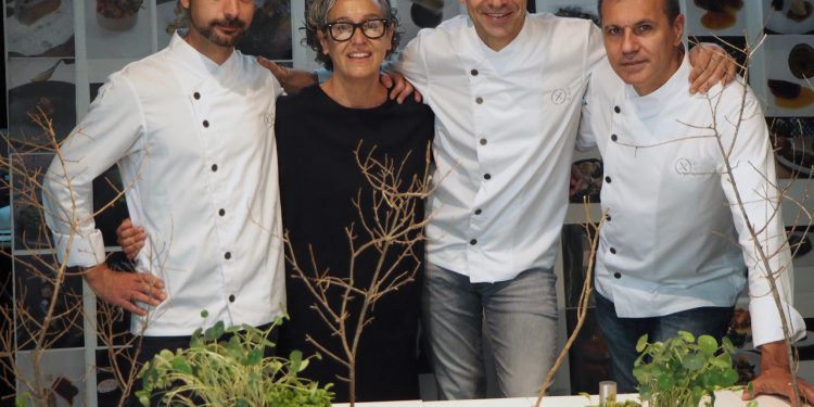 ¿Puede una mesa tener alma? Así es la maravillosa creación de Merche Alcalá