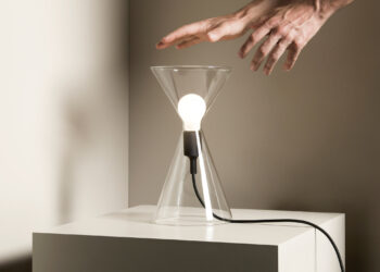 JAL, la lámpara de sobremesa de Som by Mos que reivindica la simplicidad como valor de diseño